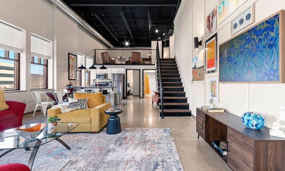 Green Bay Apartment | The Urban Palette - Downtown GB & KI Convention