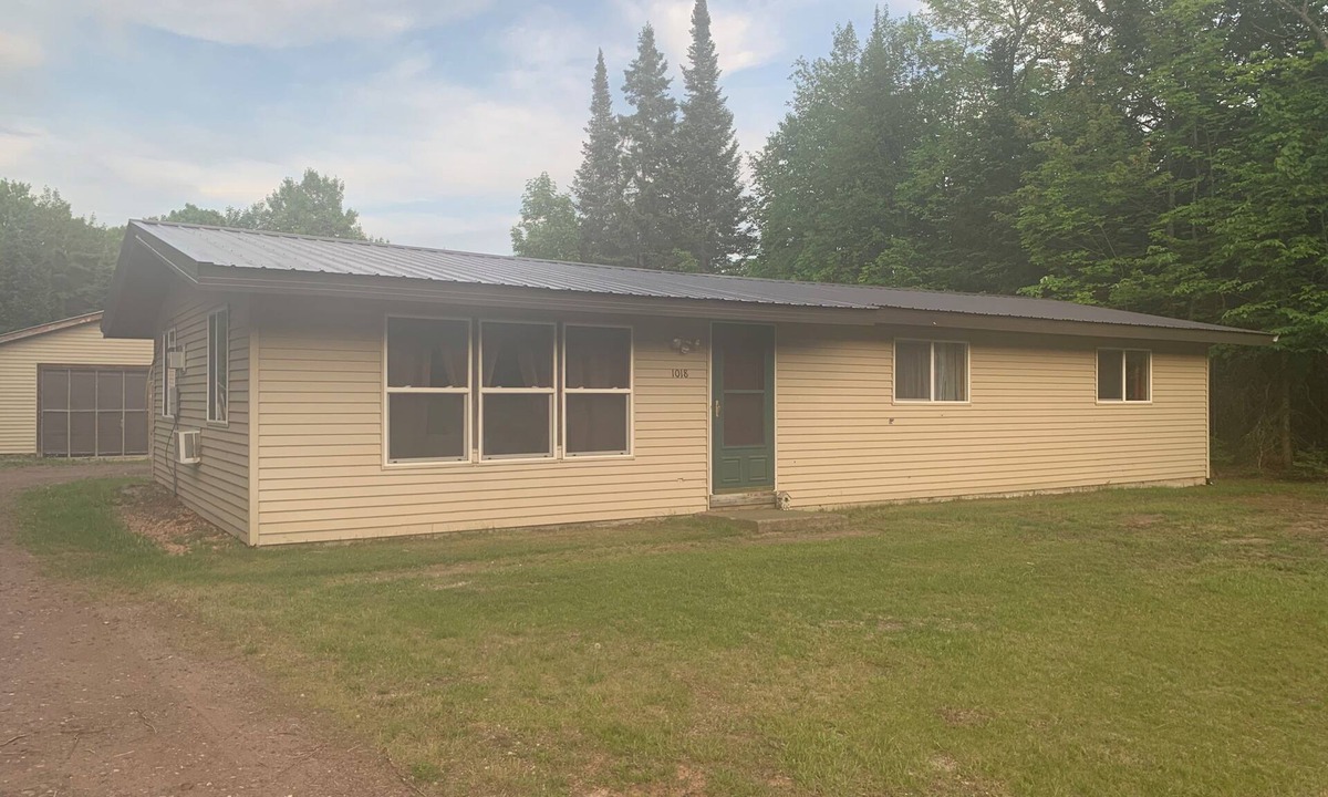 Ontonagon House | "UP Superior Trails Retreat"