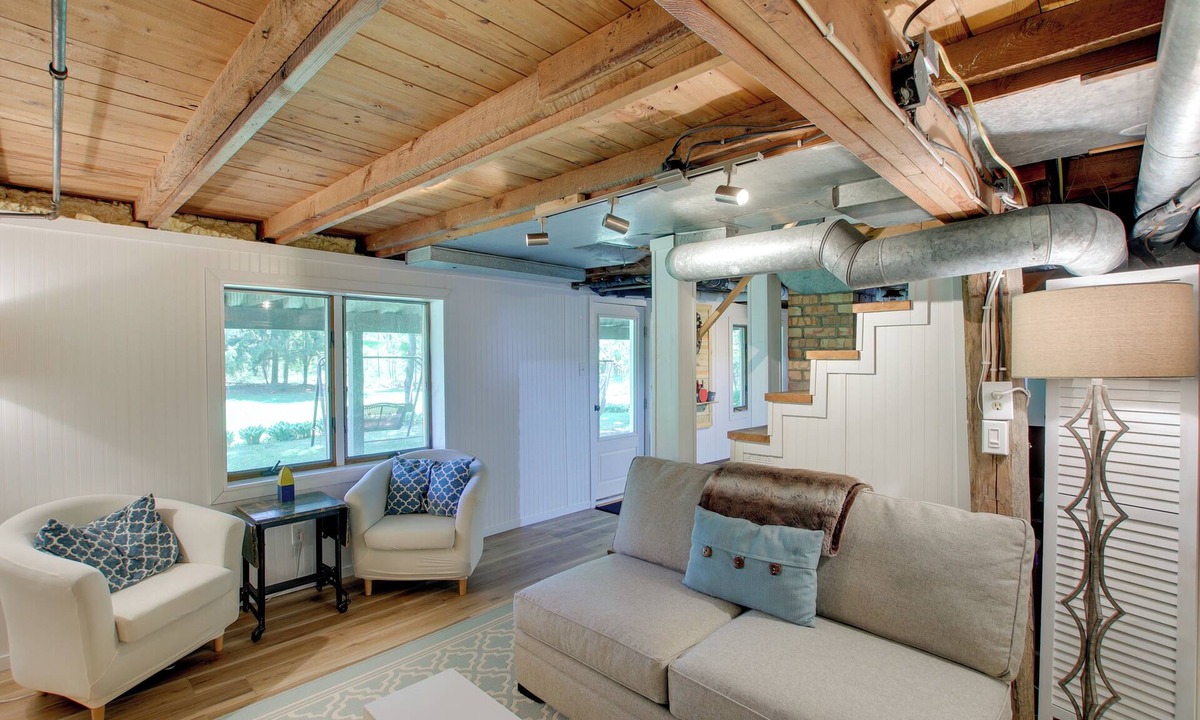 Sister Bay Cottage | Updated Home w/Deck: 2 Mi to Sister Bay Beach!