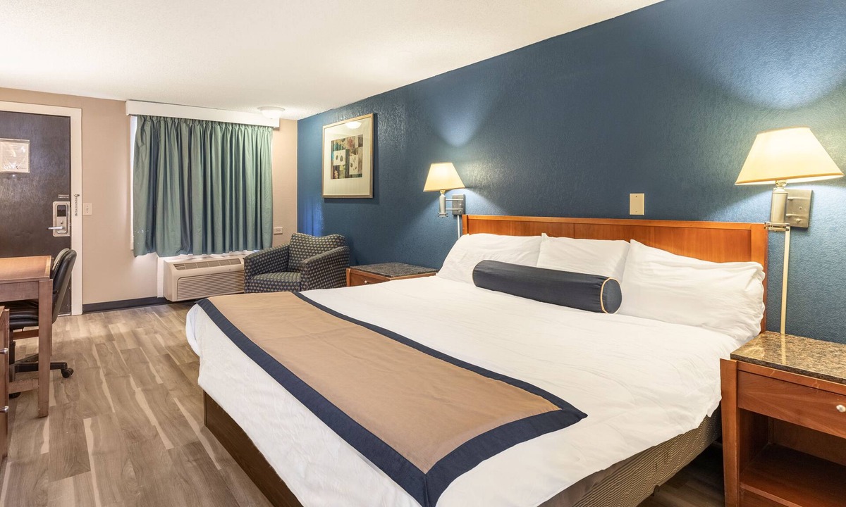 Kenosha Hotel | Value Inn Kenosha I-94 - Exit 344