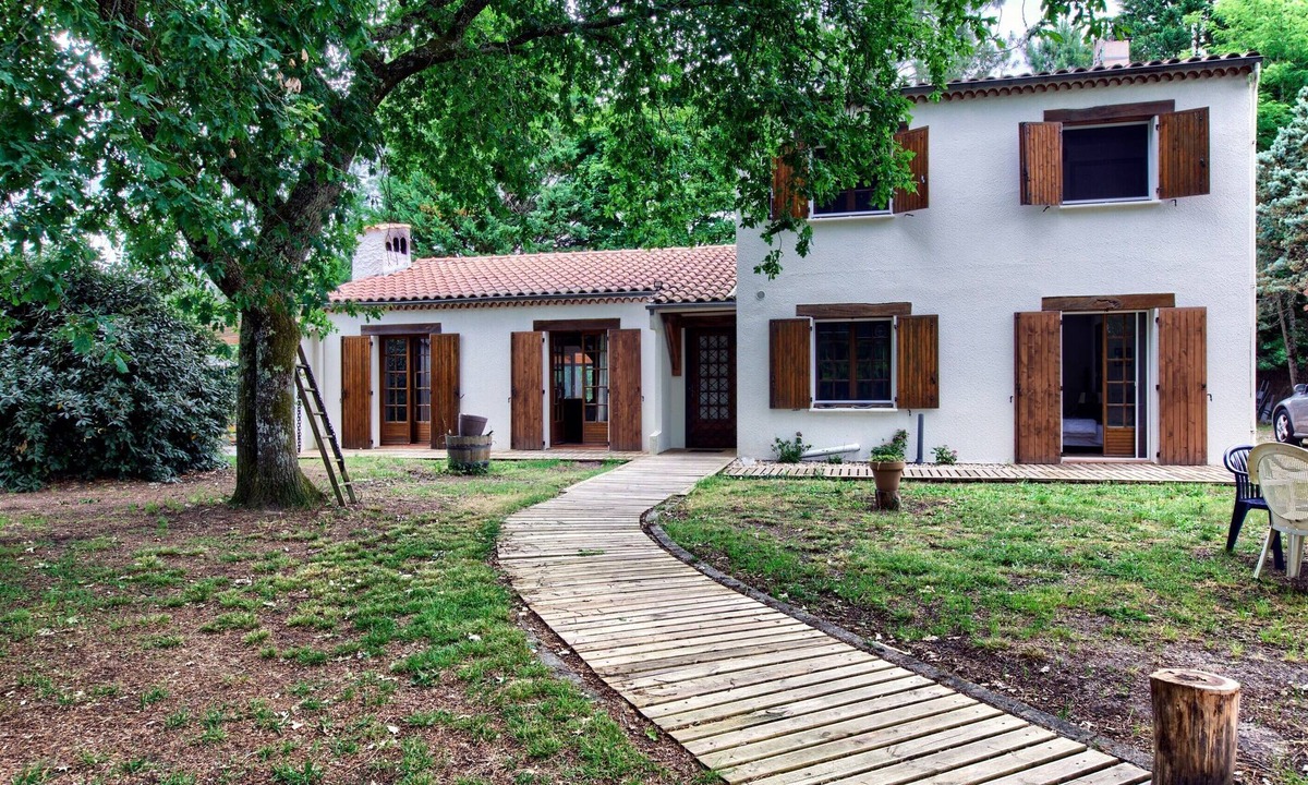 Le Pian-Medoc House | Villa 'Rodolphe' with Private Pool, Private Terrace, and Wi-Fi