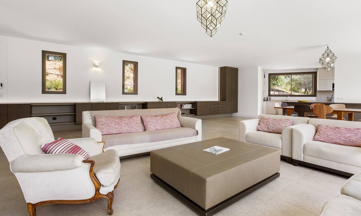 Trans-en-Provence Villa | Villa Valériane, luxurious and contemporary, exceptional location amid Var vineyards