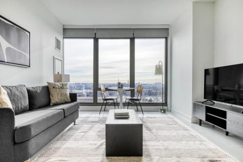 West Loop Apartment | W Loop 1BR w Pool Coworking Gym 1 block to L CHI-522