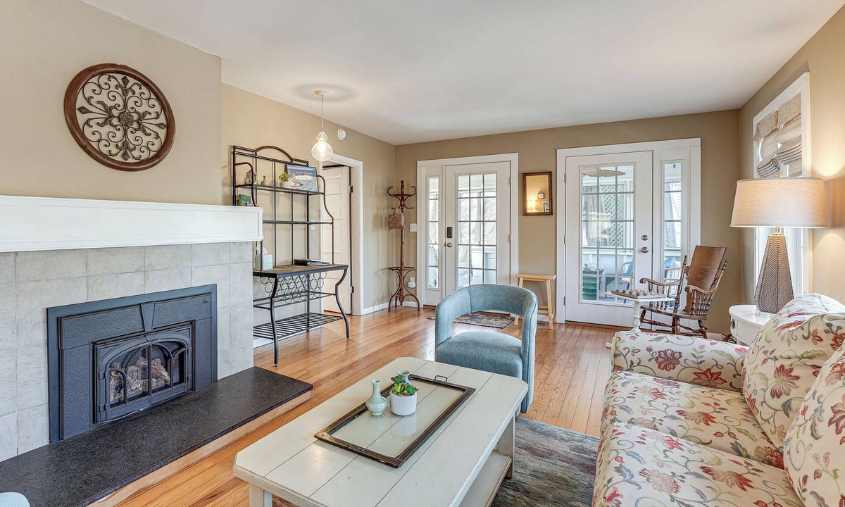 Grand Haven House | Walk to Beach! Serene Lake Michigan Home w/Deck