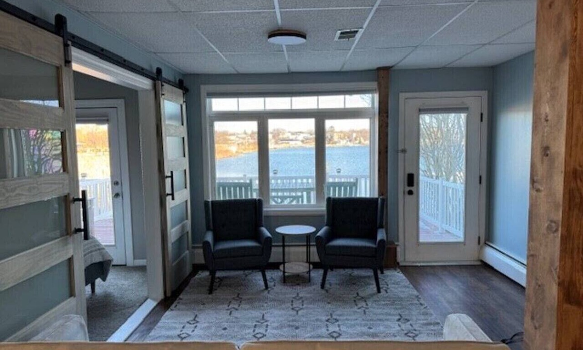 Montague Apartment | Waterfront White Lake Suite | Private Deck & King Bed