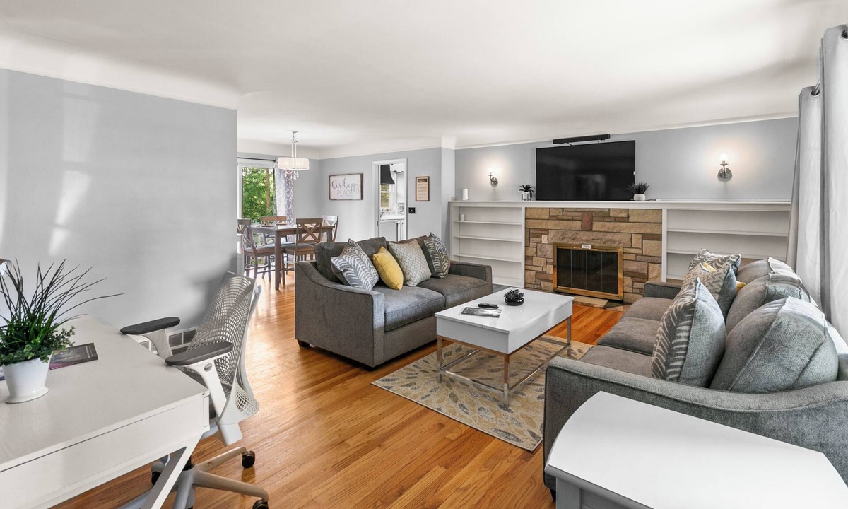 Omaha House | Welcoming 3-bedroom house in the heart of Omaha