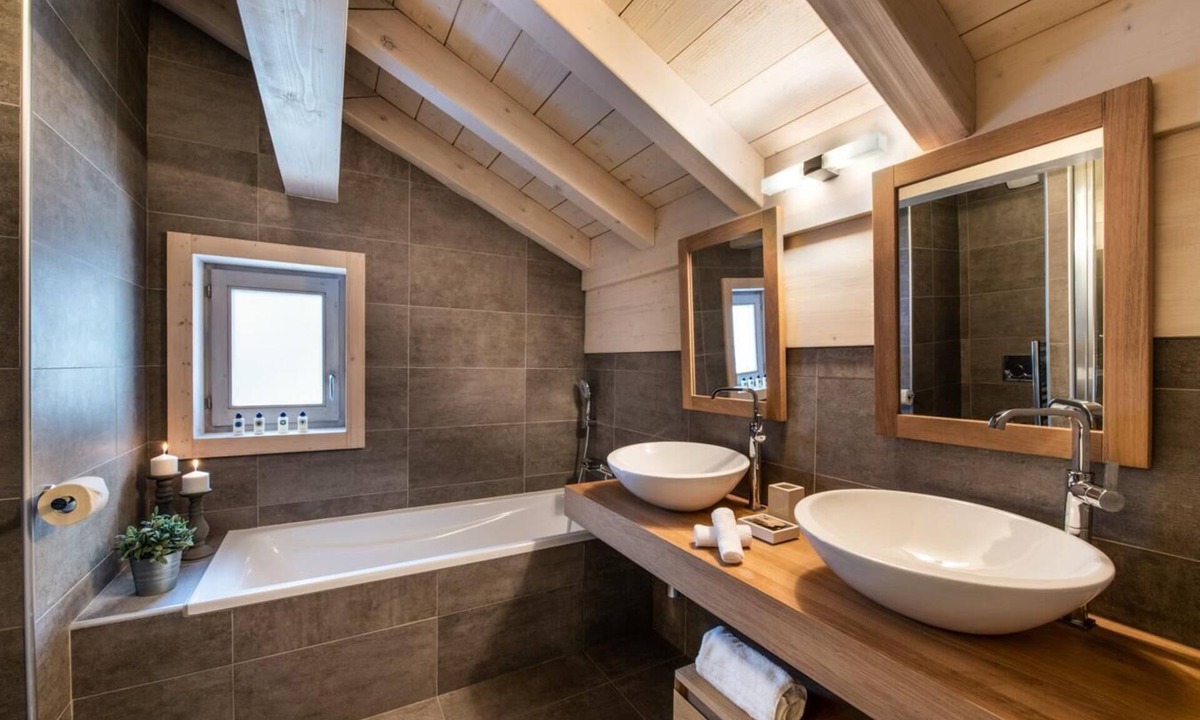 Courchevel Apartment | Wifi, 150m from resort center, 4th floor, view exceptional/mountain, sauna, balcony