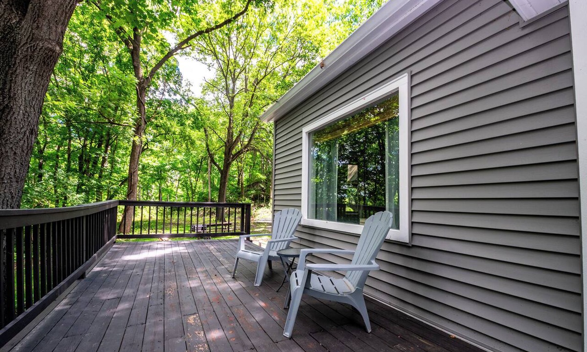Orange Prairie Cabin | Wildlife Prairie Park