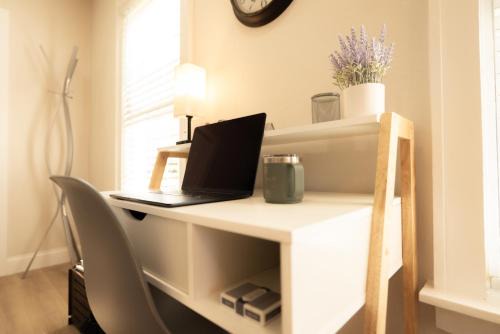 Dunlap House | Work, Rest and Gather - Spacious 3BR with Modern Charm