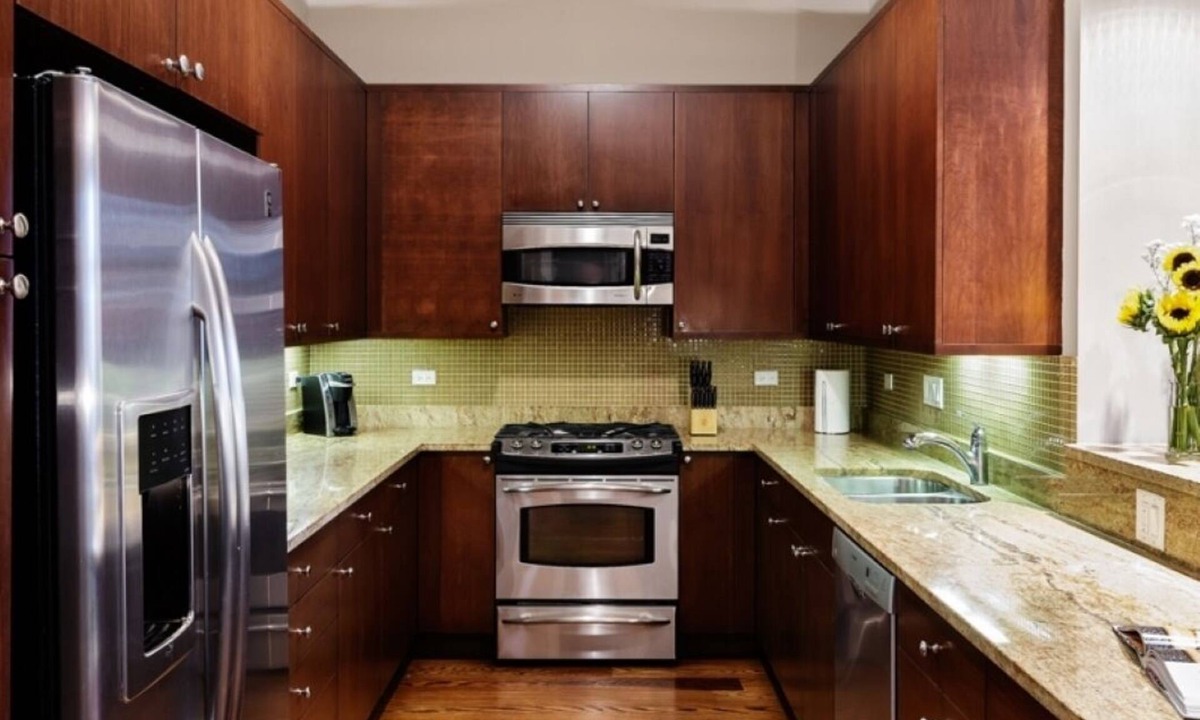 Lakeview Condo | Wrigley Field MVP Suite 1 Bedroom Apartment