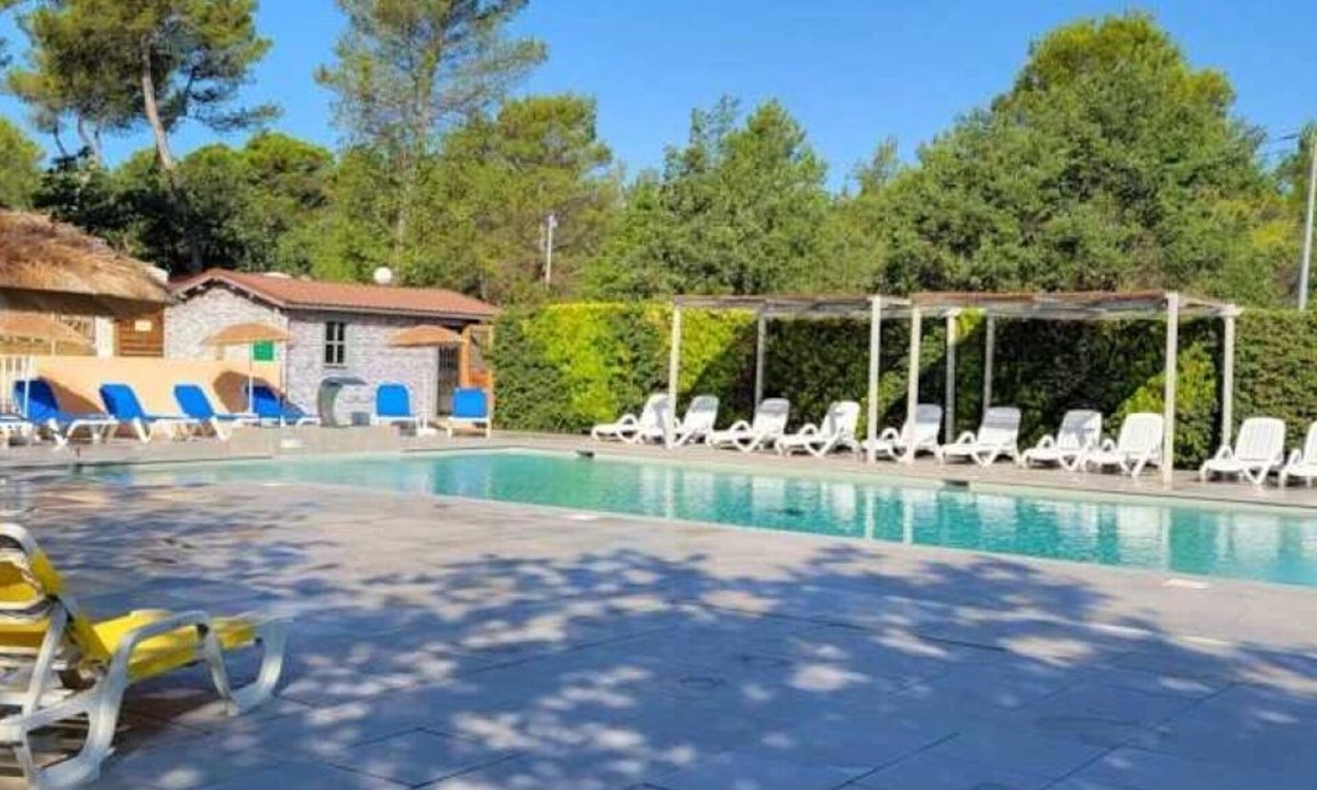 Peynier House | ZEcamping 3* toboggans piscine chiens acceptés locatif 6 pers