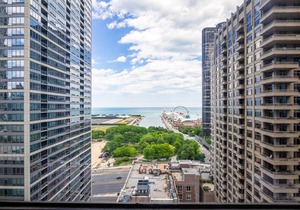 Elegant Streeterville Studio w/Gym, Pool, near Navy Pier, by Blueground