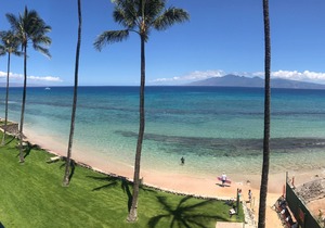 Oceanfront Views! Corner unit! in Lahaina