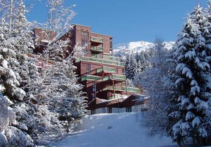 Ski-in/ski-out & foot of the slopes, 14th floor, view mountain, balcony, fireplace or stove, tv