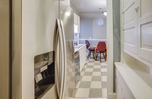 Racine Apartment | 1 Mi to Lake Michigan! Urban Racine Apartment