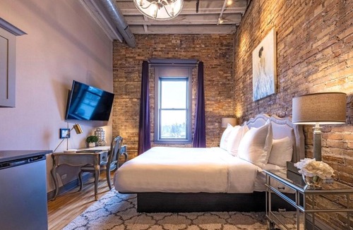 West Dundee Apartment | 124 Lofts - Downtown Dundee - Walk to Dining