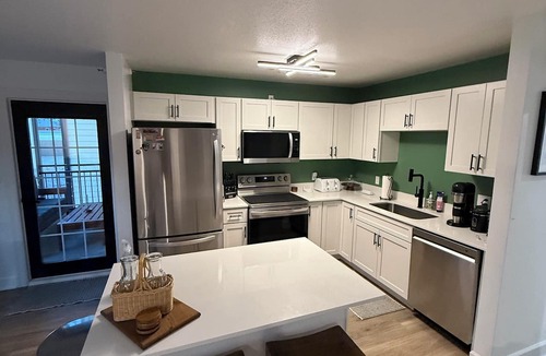 Winterset Condo | 2-Bedroom Condo, 1 block from the Square, Underground parking, Private balcony