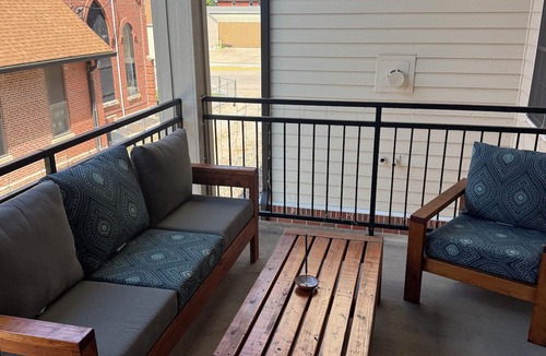 Winterset Condo | 2-Bedroom Condo, 1 block from the Square, Underground parking, Private balcony