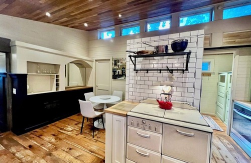 Grand Haven House | 2-bedroom house walking distance to downtown Grand Haven