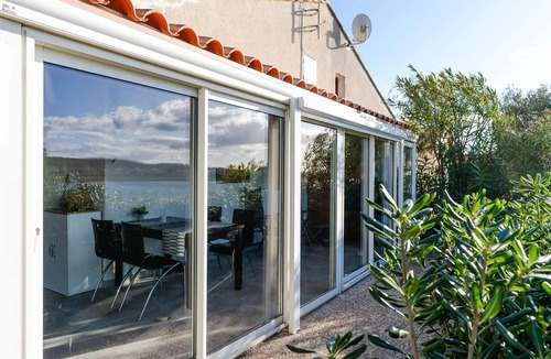 Les Ayguades Villa | 2-Bedroom Pavilion with Mezzanine and WIFI - Pets Allowed, Lagoon View