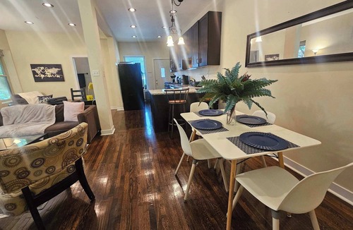 Sheridan Park Apartment | 2 Bedroom Unit in Uptown Chicago