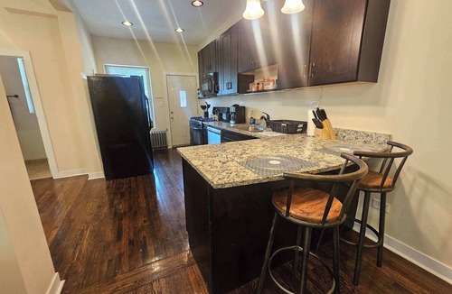 Sheridan Park Apartment | 2 Bedroom Unit in Uptown Chicago
