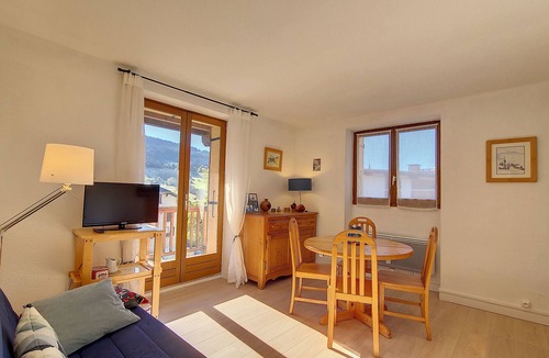 Praz-sur-Arly Apartment | 2 bELLV010 Bright three rooms in the center of the village