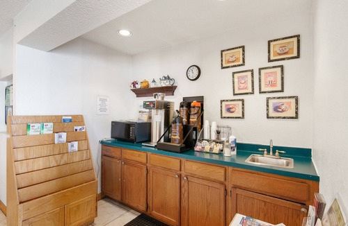 Portage Apartment | 2 Full Bed | Non-Smoking