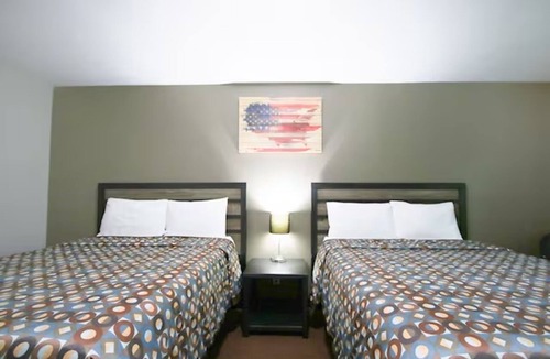 Glenwood Hotel | 2 Lodgings of Family Room near Town Square & West Oak Forest | Free Parking