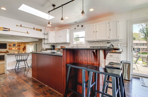 Oshkosh House | 2 Mi to Dtwn: Canal-Front W/Deck, Dock, Kayak
