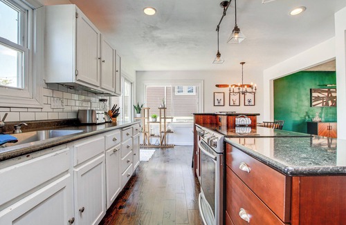 Oshkosh House | 2 Mi to Dtwn: Canal-Front W/Deck, Dock, Kayak