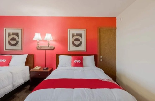 Morton Hotel | 2 Modern & Comfortable Rooms near Peoria and East Peoria Sites - Free Parking!