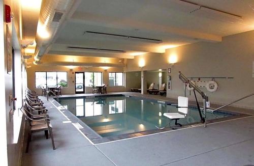 Schiller Park Hotel | 2-Star Hotel ∙ Hampton Inn Chicago-O'Hare International Airport