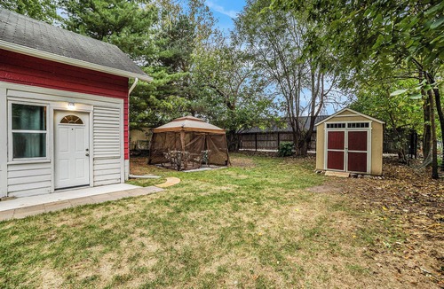 Grandville House | 3 Bdr House-Hot tub, fenced yard