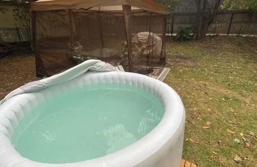 Grandville House | 3 Bdr House-Hot tub, fenced yard