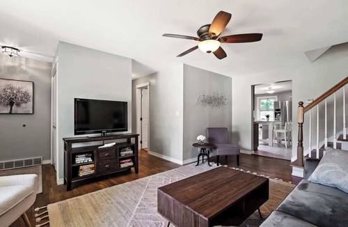 Beechwood House | 3 Bed - Outdoor living with hot tub near beaches