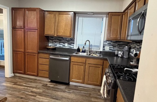 La Vista House | 3-bedroom 2 bathhouse in charming La Vista