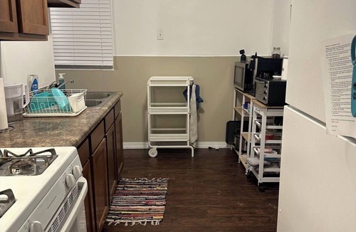Peoria House | 3-bedroom house in Peoria with fenced yard