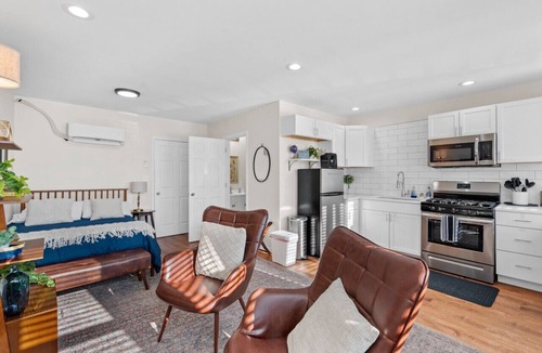 Fifth Ward House | 3 BR House + Front Studio Unit w/2 Car Garage - Sleeps 12 in Walker's Point!
