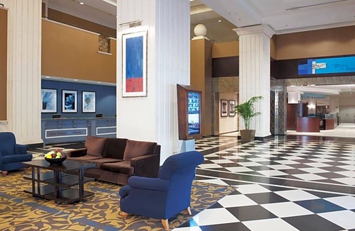 Rosemont Hotel | 3-Star Hotel ∙ DoubleTree by Hilton Chicago O'Hare Airport-Rosemont