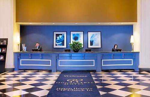 Rosemont Hotel | 3-Star Hotel ∙ DoubleTree by Hilton Chicago O'Hare Airport-Rosemont