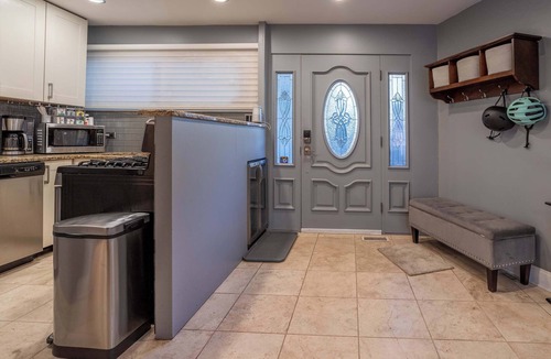 Mid-North District House | 3-Story Townhome, Free Parking, Private Patio, Washer-Dryer