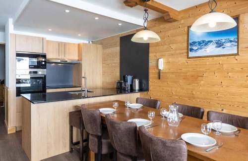 Val-Thorens Apartment | 300m from resort center, fitness, swimming pool, sauna, jacuzzi, hammam, balcony, fireplace or stove