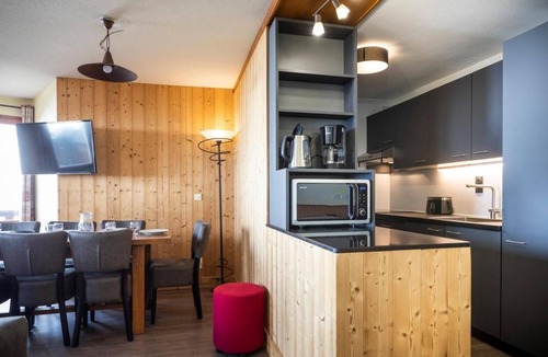 Val-Thorens Apartment | 300m from resort center, fitness, swimming pool, sauna, jacuzzi, hammam, balcony, fireplace or stove