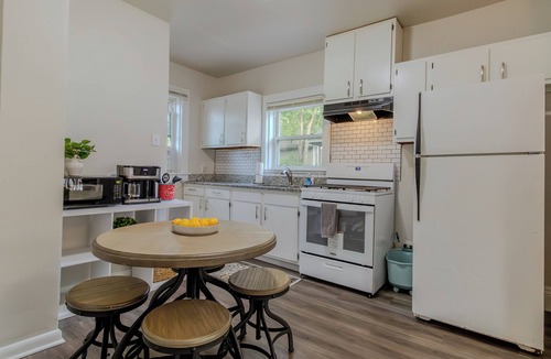 Gary House | 3BR Fully Furnished House in Gary – Sleeps 6
