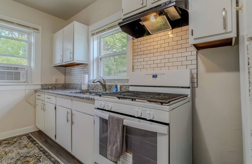 Gary House | 3BR Fully Furnished House in Gary – Sleeps 6