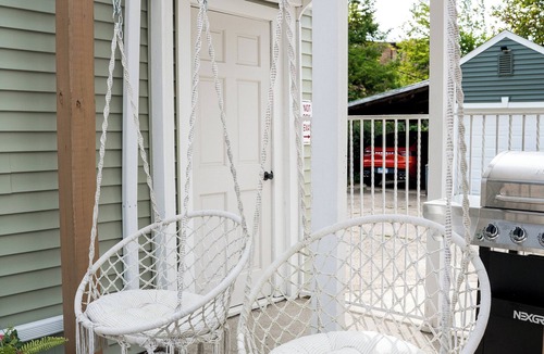Urbana House | 4 bdrm 2 bath 2 blocks from campus! Football weekends available!