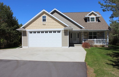 Fish Creek House | 4 Bed - Access to 20 Miles of Single Track MTN Bike Trails - Peninsula Park
