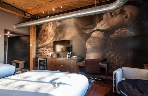 Fifth Ward Hotel | 4 Premium Lofts at The Iron Horse Hotel | Pets Are Welcome!