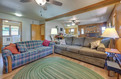 Shawano Cabin | 4-Season Anglers Cabin At Shawano Lake w/Views!